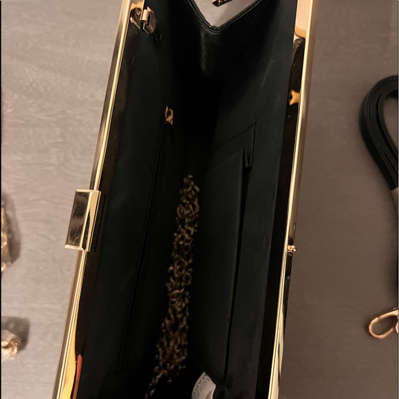 Clutch - Picture 2 of 2